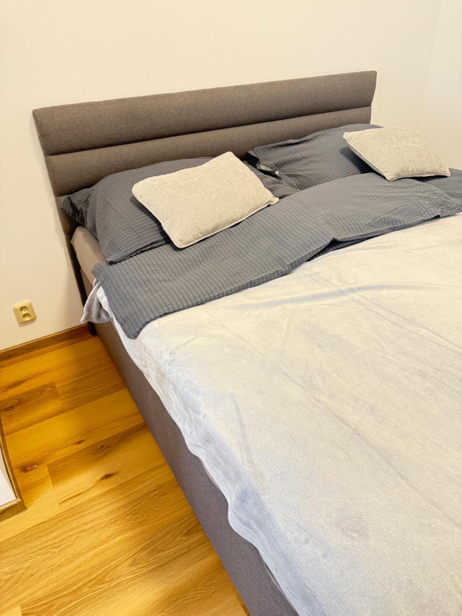 Riverside Apartment Praha Exterior photo