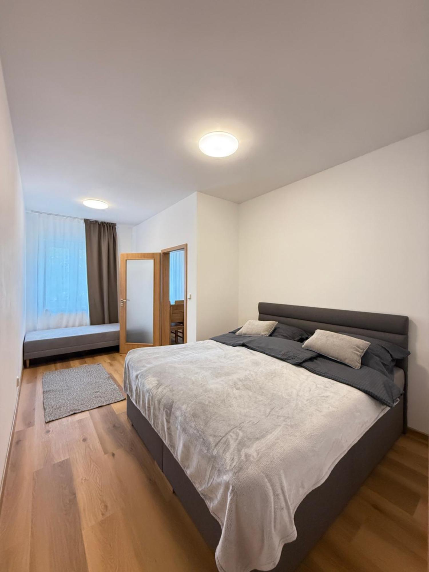 Riverside Apartment Praha Exterior photo
